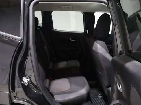 Used 2023 Jeep Renegade Latitude image 20