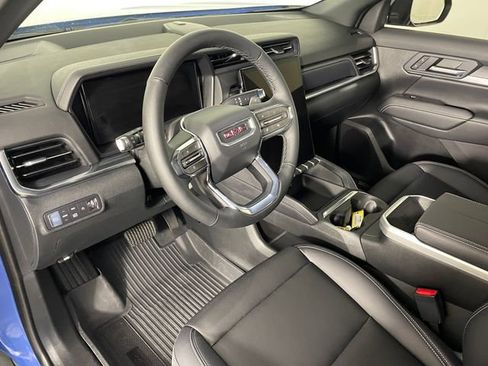 Used 2026 GMC Terrain Elevation w/ Elevation Premium Package image 3