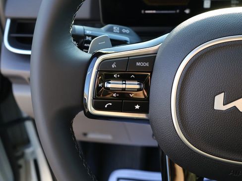 New 2026 Kia Carnival EX image 31