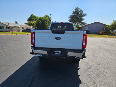 Used 2023 Ford F350 XLT w/ FX4 Off-Road Package image 15