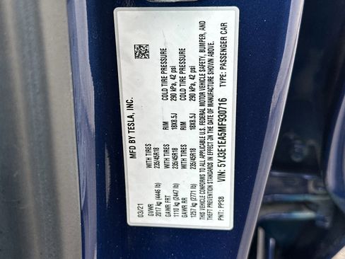 Used 2021 Tesla Model 3 Standard Range Plus image 32