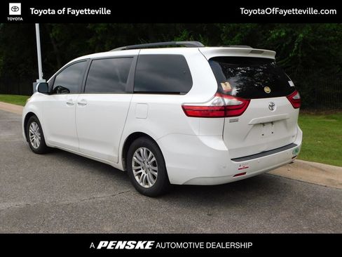 Used 2015 Toyota Sienna XLE w/ XLE Navigation Package FWD image 3