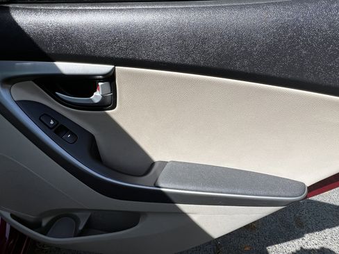 Used 2015 Hyundai Elantra Limited w/ Option Group 05 image 38