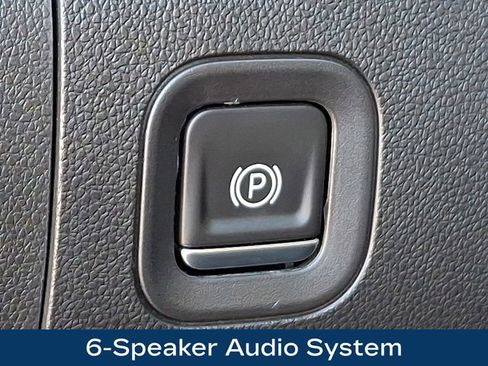 Used 2022 Chevrolet Silverado 1500 Custom Trail Boss w/ LPO, Dark Essentials Package AWD/4WD image 9