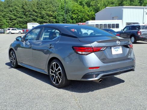 Used 2025 Nissan Sentra SR w/ SR Premium Package FWD image 24