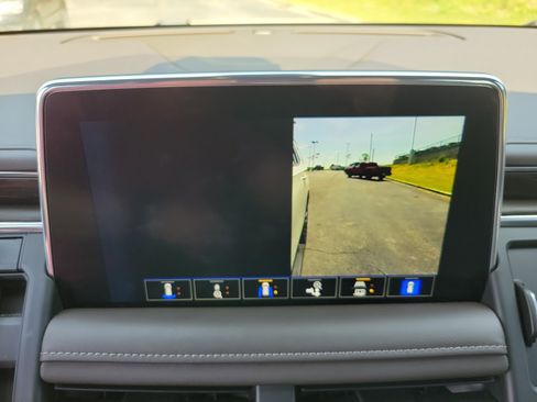 Used 2022 Chevrolet Tahoe Z71 w/ Luxury Package image 18