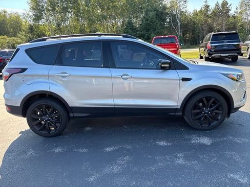 Used 2017 Ford Escape SE w/ SE Leather Comfort Package AWD/4WD image 2