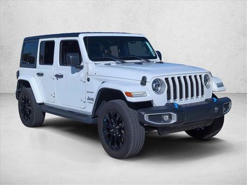 Used 2020 Jeep Wrangler Unlimited Sahara image 3
