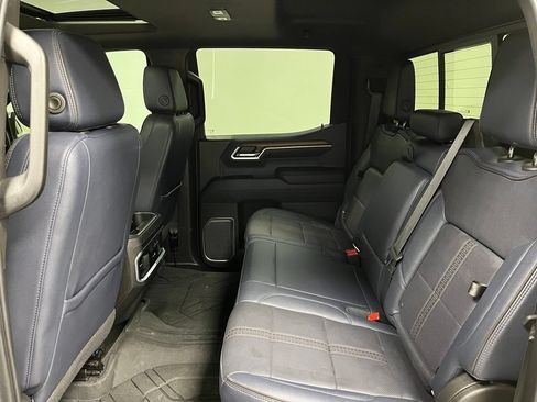 Used 2022 Chevrolet Silverado 1500 High Country w/ High Country Premium Package AWD/4WD image 46