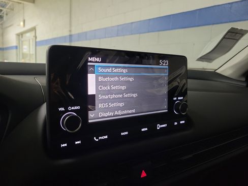 Certified 2025 Honda HR-V LX image 28