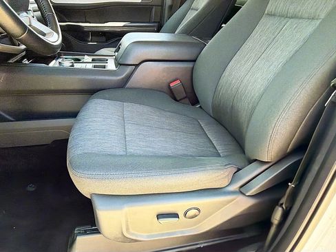 Used 2022 Ford Expedition XLT RWD image 15