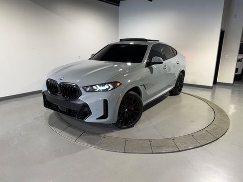 Used 2025 BMW X6 xDrive40i w/ Premium Package AWD/4WD image 4