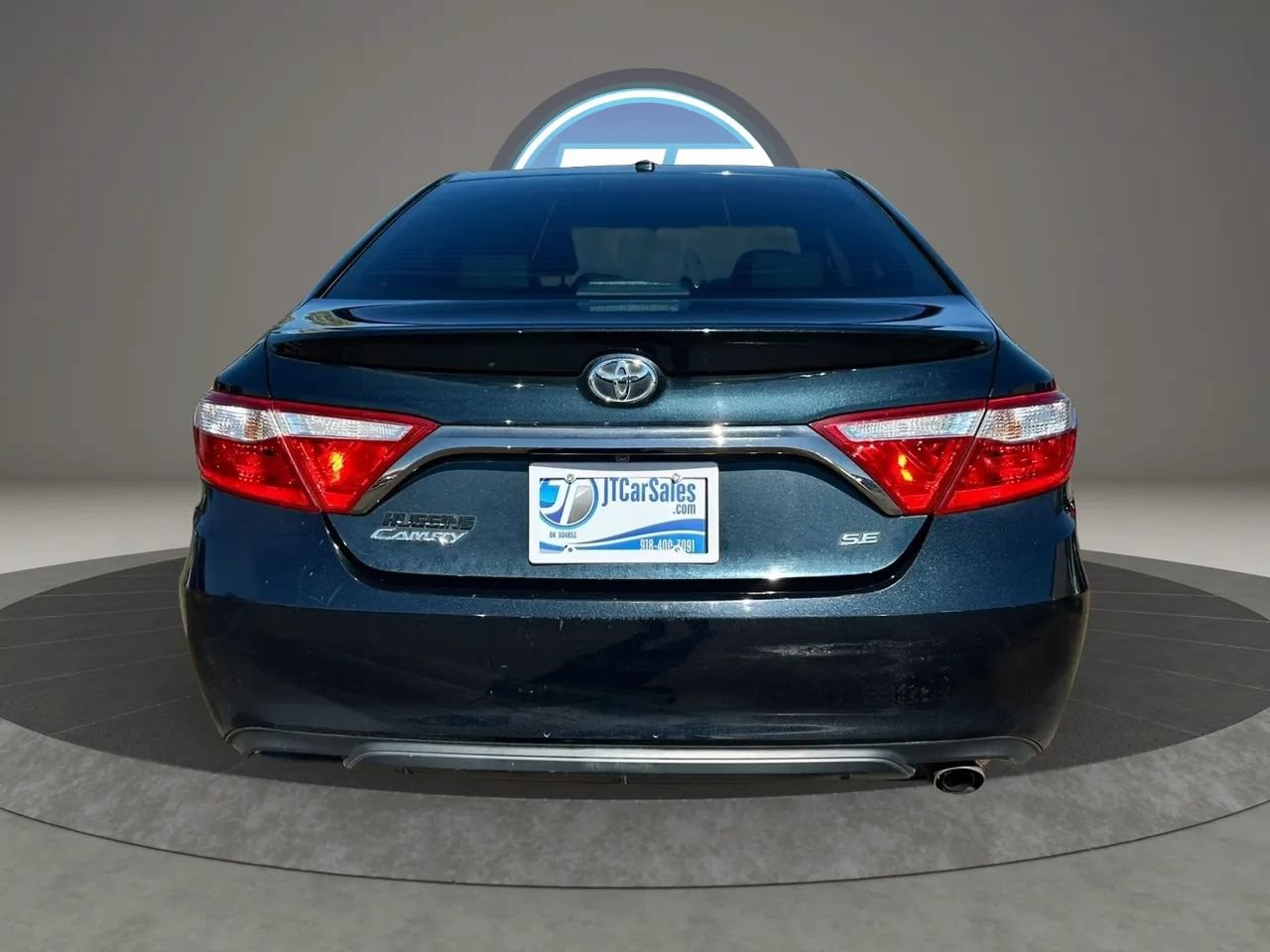 Used 2016 Toyota Camry SE w/ Moonroof Package FWD image 15