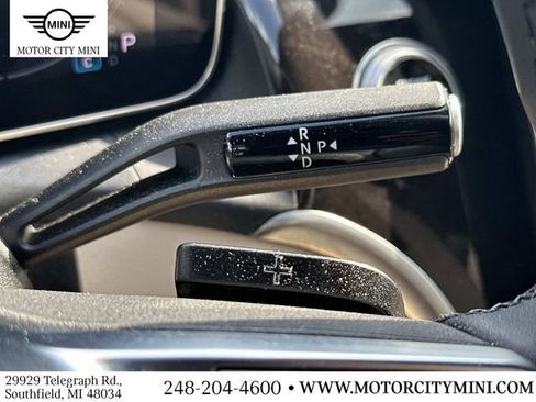 Used 2025 Mercedes-Benz GLC 300 4MATIC image 28