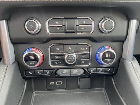 Used 2022 GMC Yukon SLT image 22