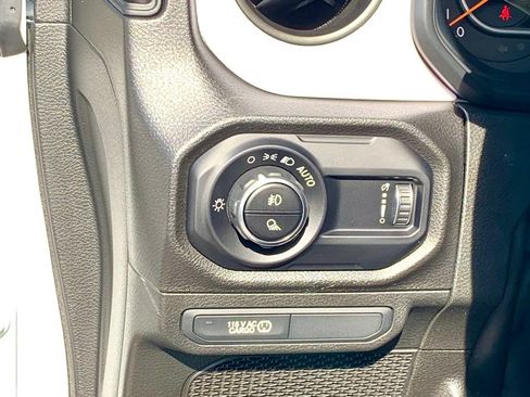 Used 2024 Jeep Gladiator Sport AWD/4WD image 29