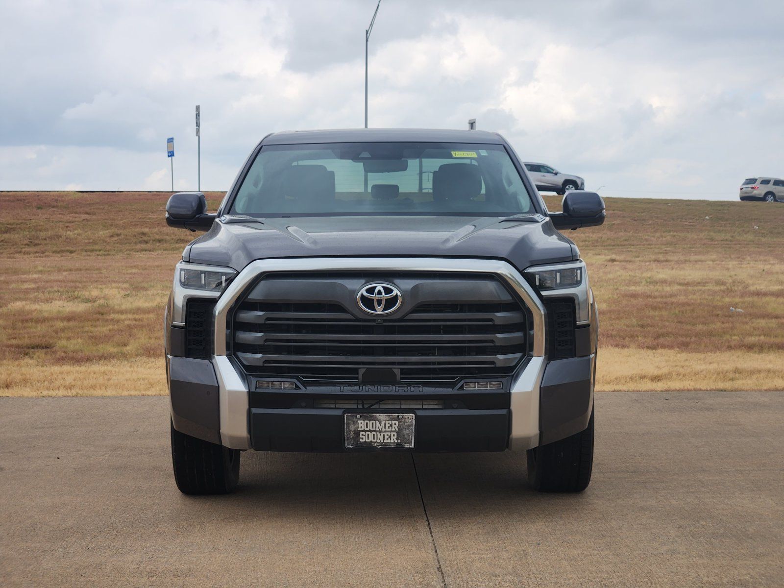 Used 2022 Toyota Tundra Limited AWD/4WD image 6