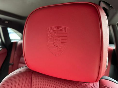 Used 2025 Porsche Macan S image 18