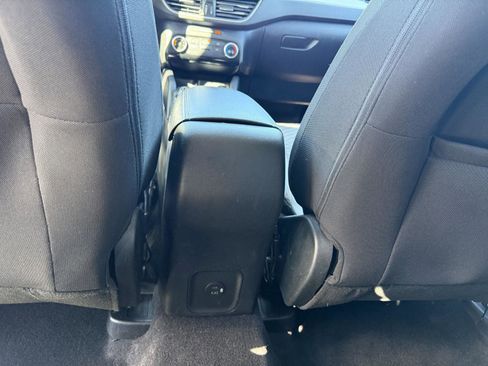 Used 2022 Ford Escape SE image 36