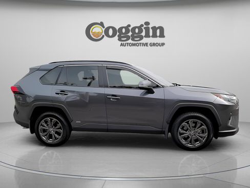 Used 2023 Toyota RAV4 XLE Premium image 23
