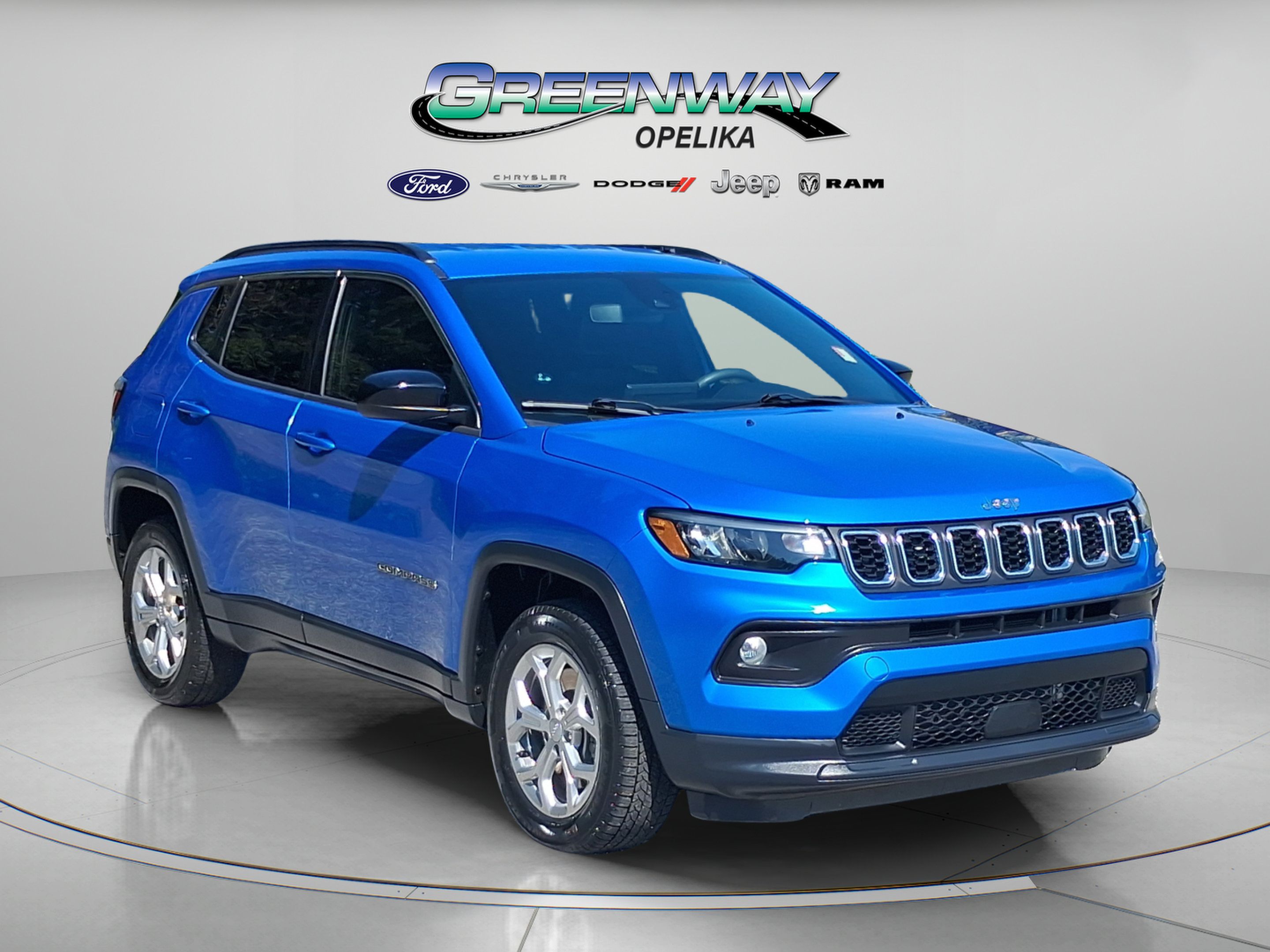 Used 2024 Jeep Compass Latitude AWD/4WD image 1