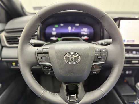 Used 2025 Toyota Camry XSE w/ Premium Plus Package AWD/4WD image 13