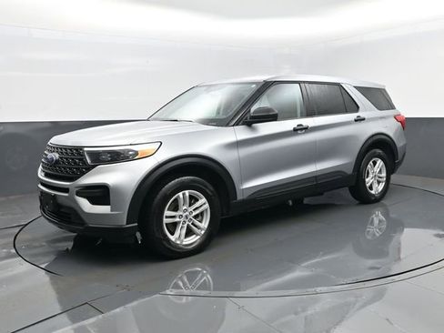 Used 2024 Ford Explorer 4WD image 1