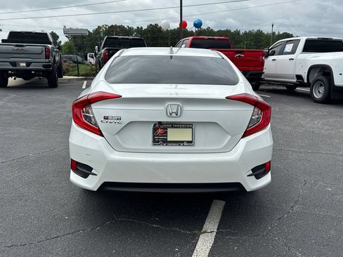 Used 2018 Honda Civic EX image 7
