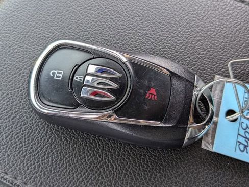 Used 2024 Buick Envista Preferred w/ Advanced Safety Package FWD image 25