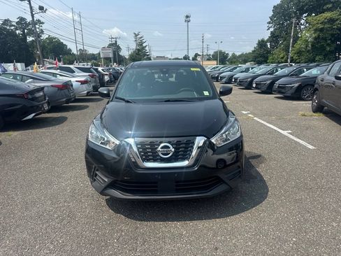 Used 2020 Nissan Kicks S FWD image 2