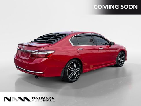Used 2017 Honda Accord Sport image 5