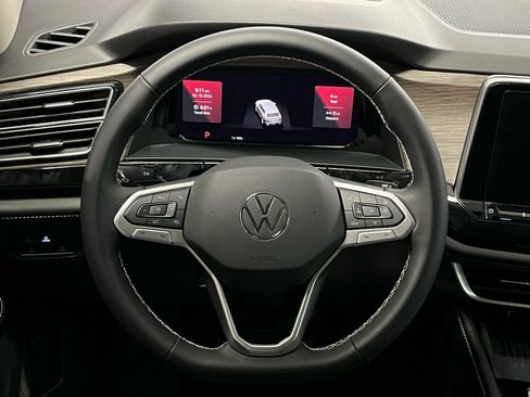 New 2026 Volkswagen Atlas SEL image 9