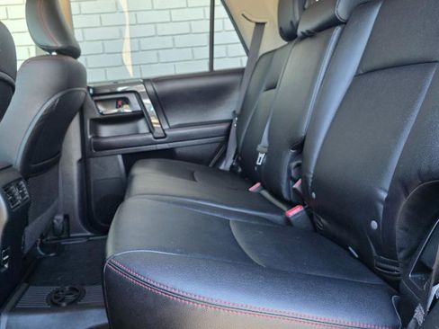 Used 2018 Toyota 4Runner TRD Off-Road Premium AWD/4WD image 13