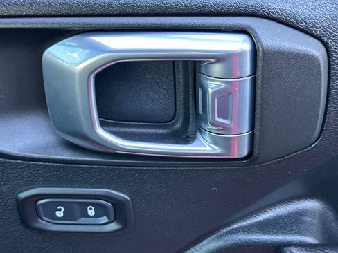 Used 2021 Jeep Wrangler Unlimited Rubicon image 23