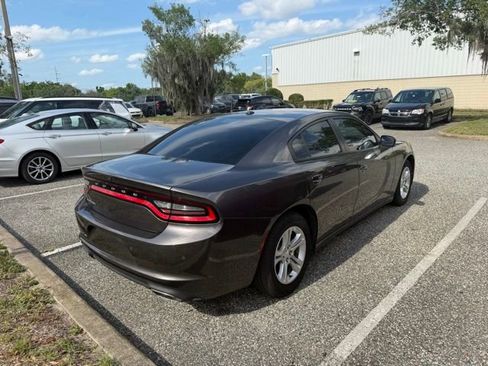 Used 2020 Dodge Charger SXT RWD image 3