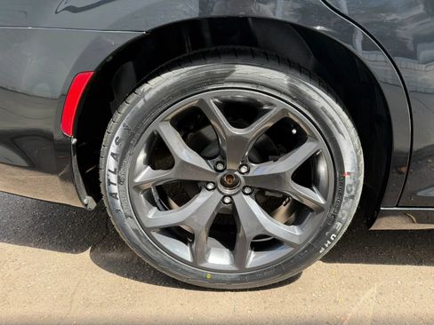 Used 2022 Chrysler 300 Touring L w/ Comfort Group RWD image 33