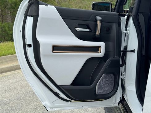 New 2025 GMC Hummer EV 3X w/ LPO, Illumination Package image 22