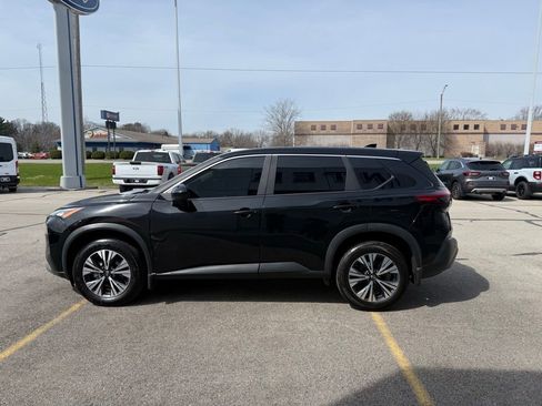 Used 2023 Nissan Rogue SV image 32