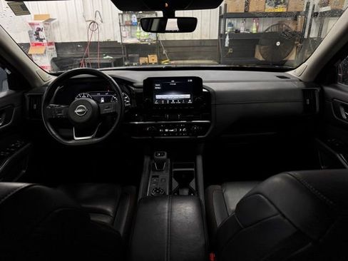 Used 2023 Nissan Pathfinder SL image 23