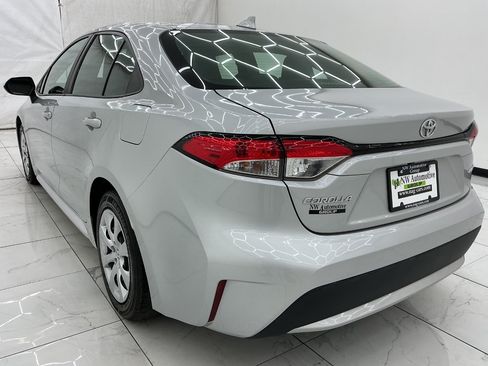 Used 2021 Toyota Corolla LE FWD image 9