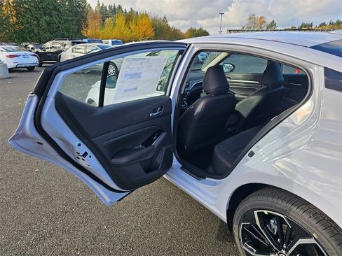 New 2025 Nissan Altima 2.5 SR image 19