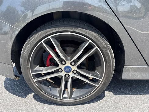 Used 2018 Ford Focus ST FWD image 31