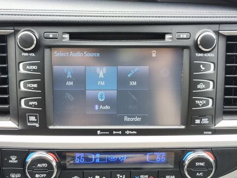 Used 2016 Toyota Highlander Limited image 7