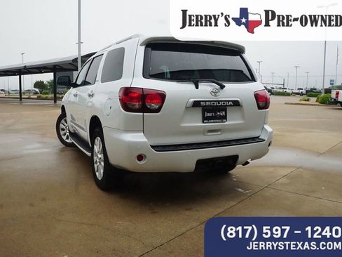 Used 2022 Toyota Sequoia Platinum RWD image 4