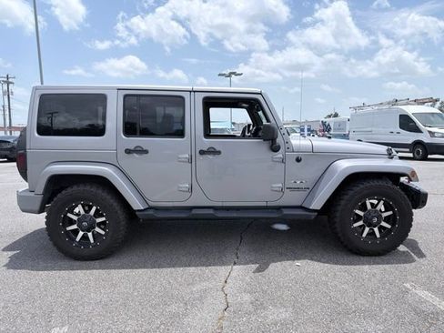 Used 2016 Jeep Wrangler Unlimited Sahara w/ Max Tow Package AWD/4WD image 2