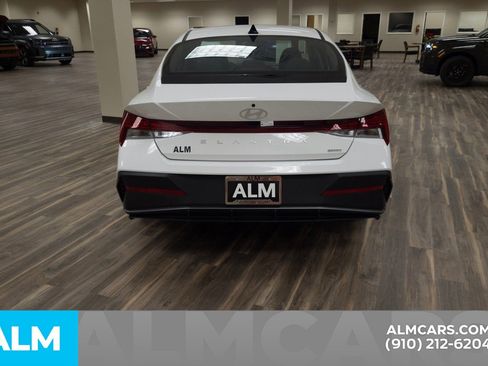 Certified 2024 Hyundai Elantra Blue image 7