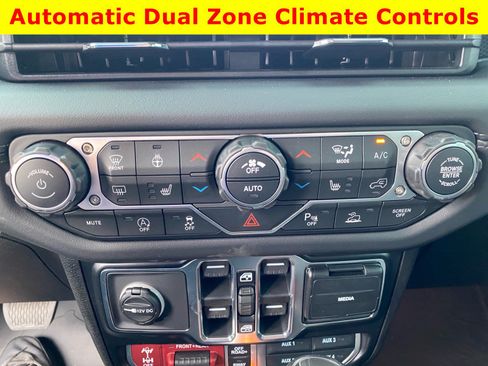 Used 2026 Jeep Gladiator Rubicon AWD/4WD image 29