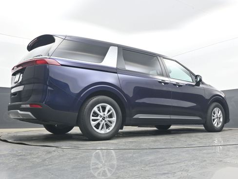Used 2023 Kia Carnival LX image 27