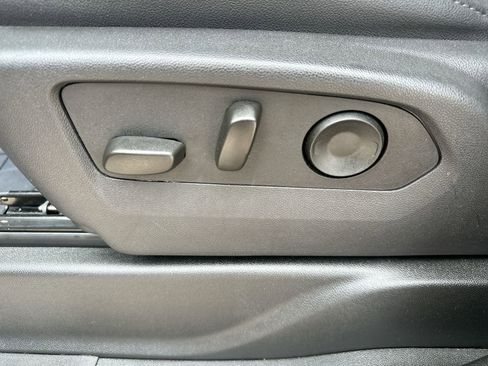 Used 2025 Chevrolet Tahoe LT image 12