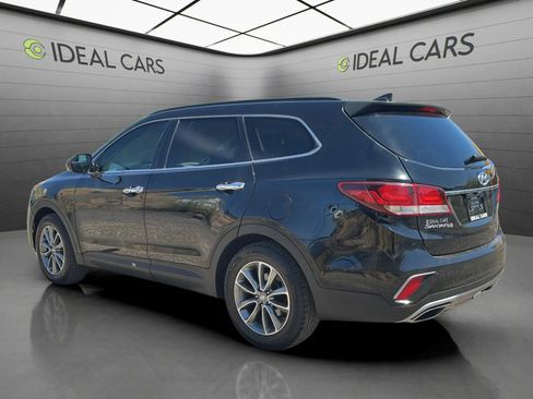 Used 2018 Hyundai Santa Fe SE FWD image 3